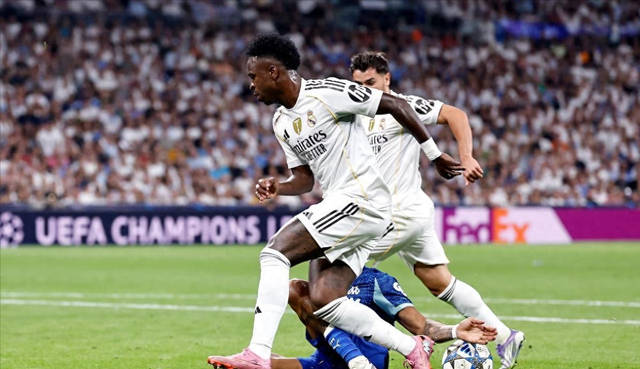 皇马的消息, 他前场的冲, 这两支球队