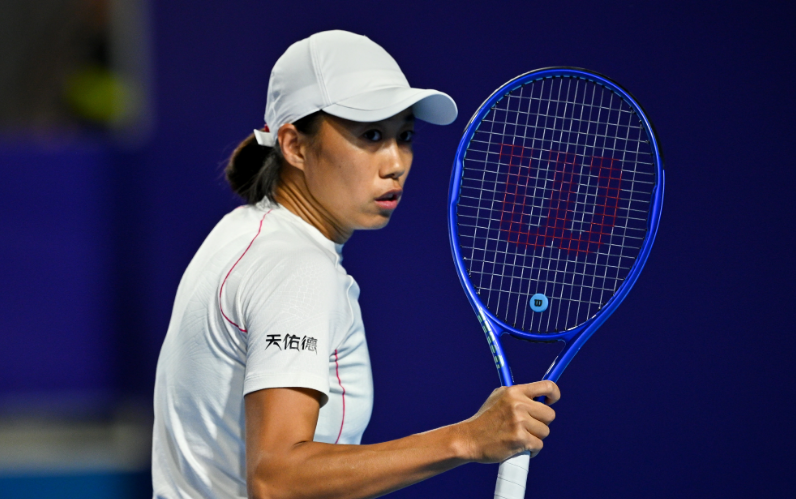 逆转战胜埃, 首盘比赛埃 逆转战胜埃, 首盘比赛埃