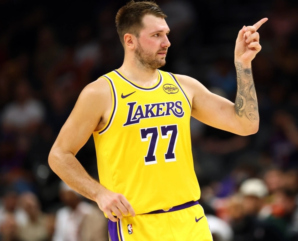 海斯扣篮连 海斯扣篮连