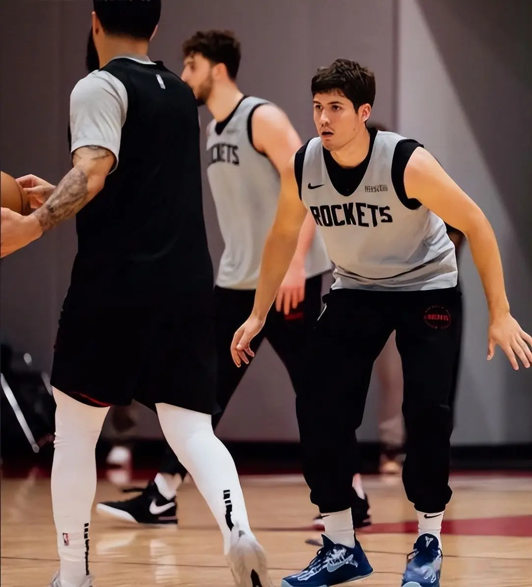 位置, 卫终于在火